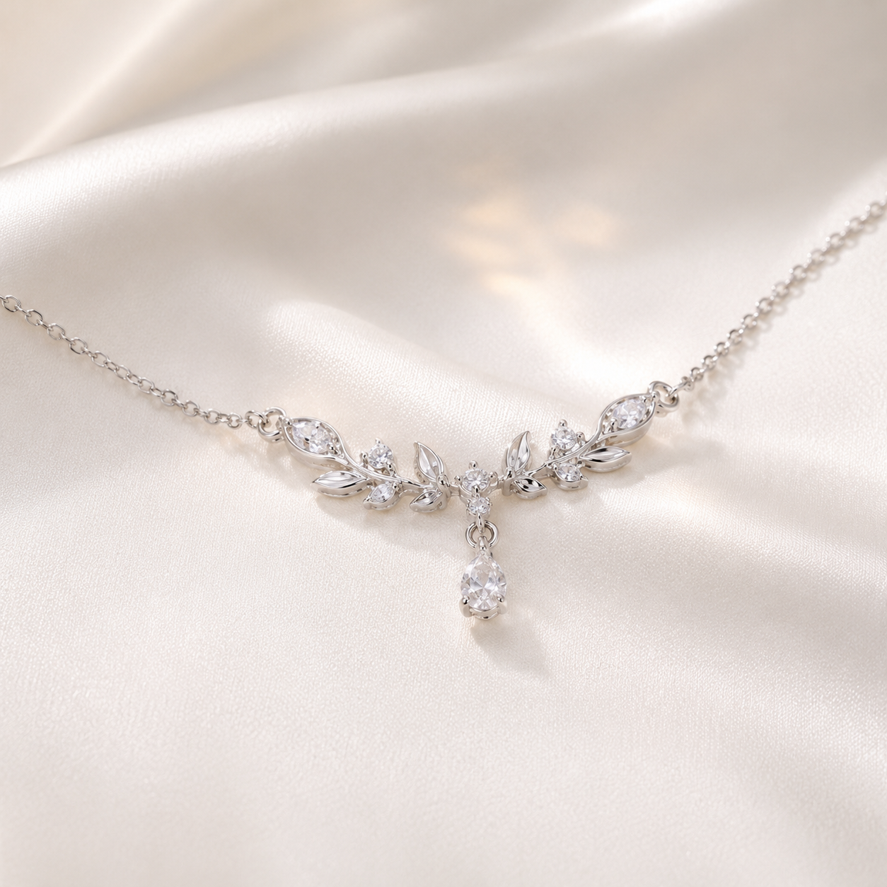 Celeste Laurel Necklace